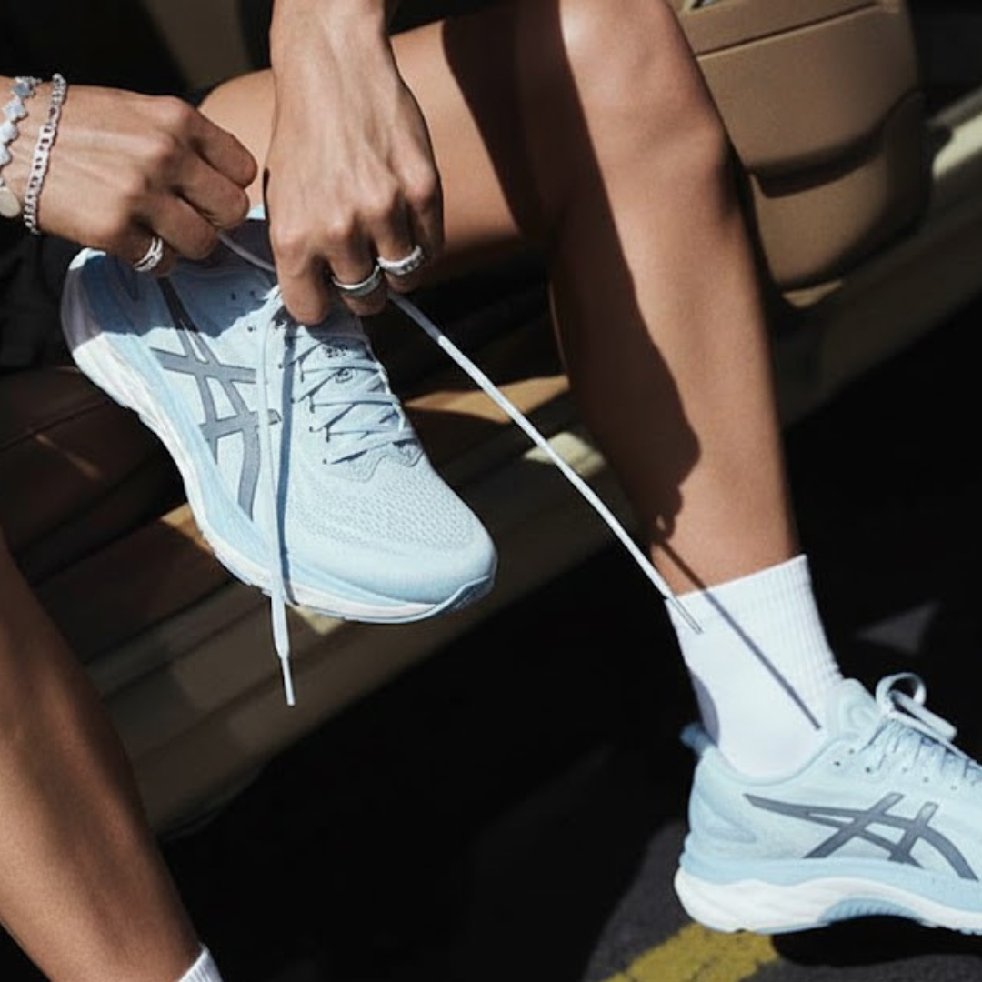 Tenis Deportivos Asics NovaBlast AN15 – Alta Amortiguación