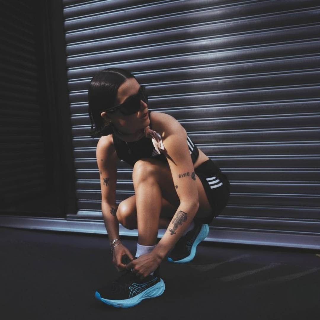 Tenis Deportivos Asics NovaBlast AN15 – Alta Amortiguación